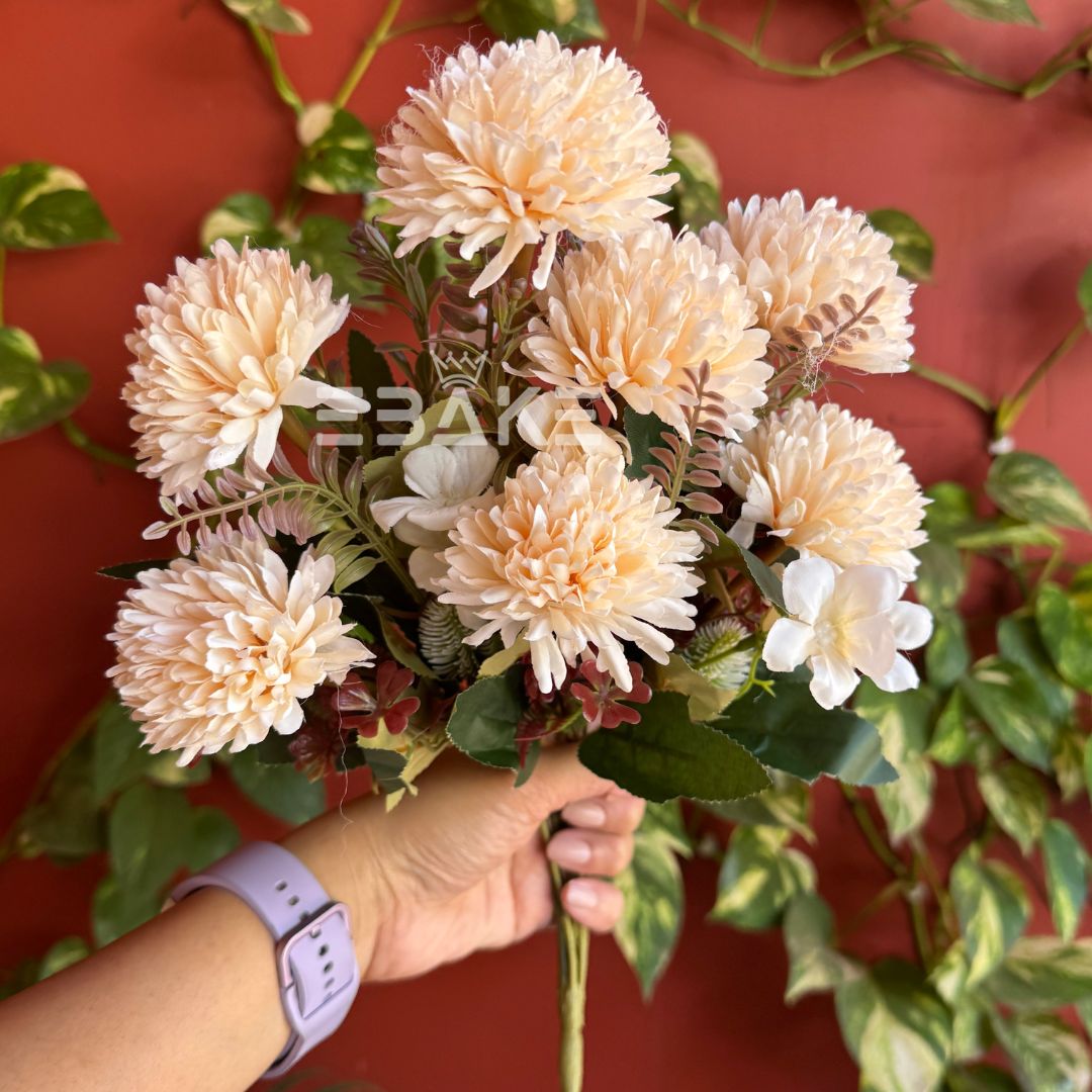 A1227 Light Peach Dahlia Bunch With Fillers (7 Dahlias With Fillers)