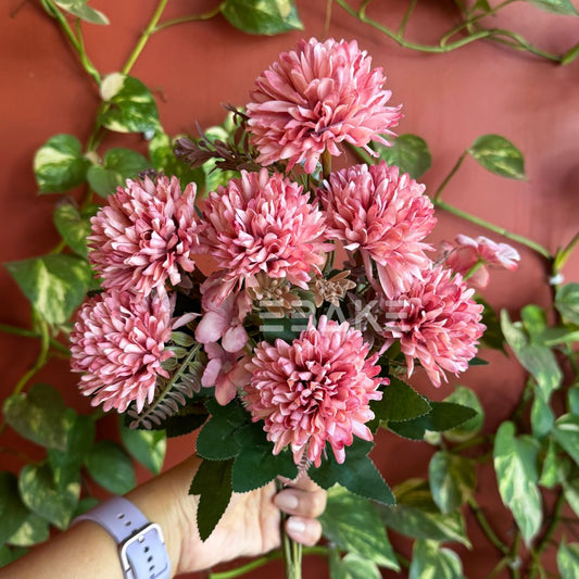 A1228 Mauve Pink Dahlia Bunch With Fillers (7 Dahlias With Fillers)