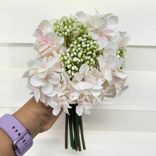 White Hydrangea Bunch With Fillers (A828)