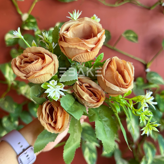 A1219 Light Brown Rose Bunch (5 Roses With Fillers)