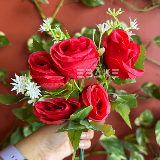 A1221 Red Rose Bunch (5 Roses With Fillers)