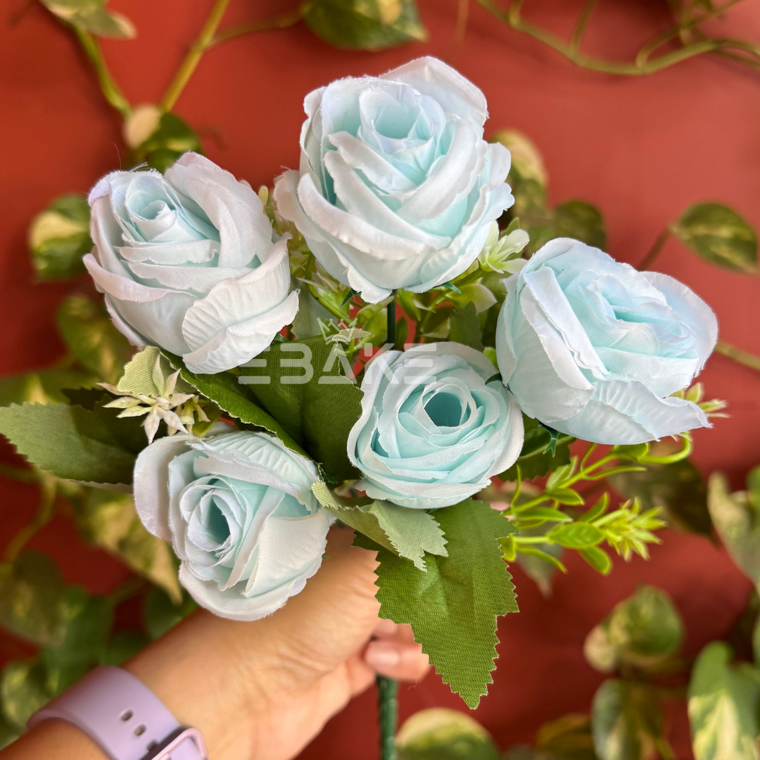 A1220 Light Blue Rose Bunch (5 Roses With Fillers)