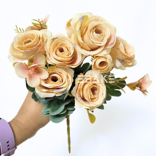 A1617 Pastel Orange Rose Bunch With Buds & Fillers