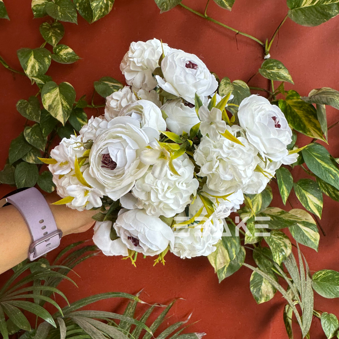 A1022 Peony & Hydrangea Bunch White (Peonies, Hydrangea & Fillers)